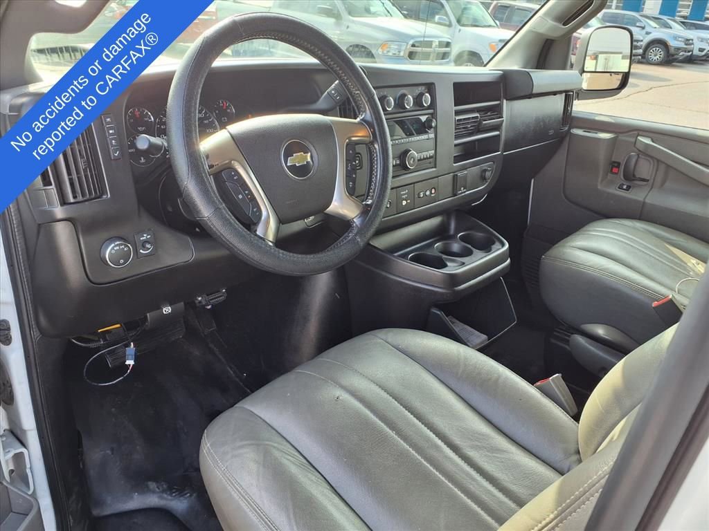 Used 2018 Chevrolet Express 3500 w/ Driver Convenience Package image 18