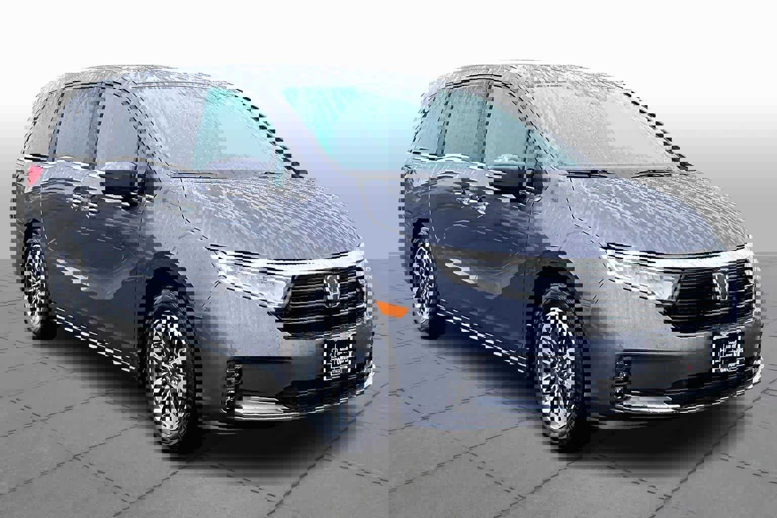 Used 2024 Honda Odyssey EX-L image 3