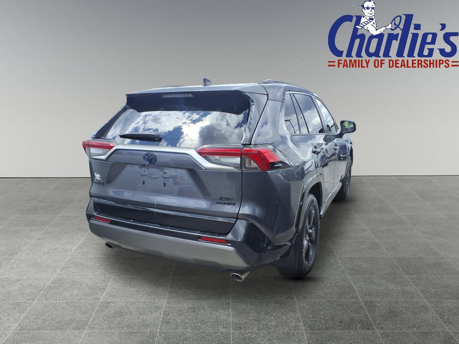 Used 2020 Toyota RAV4 XSE AWD/4WD image 4
