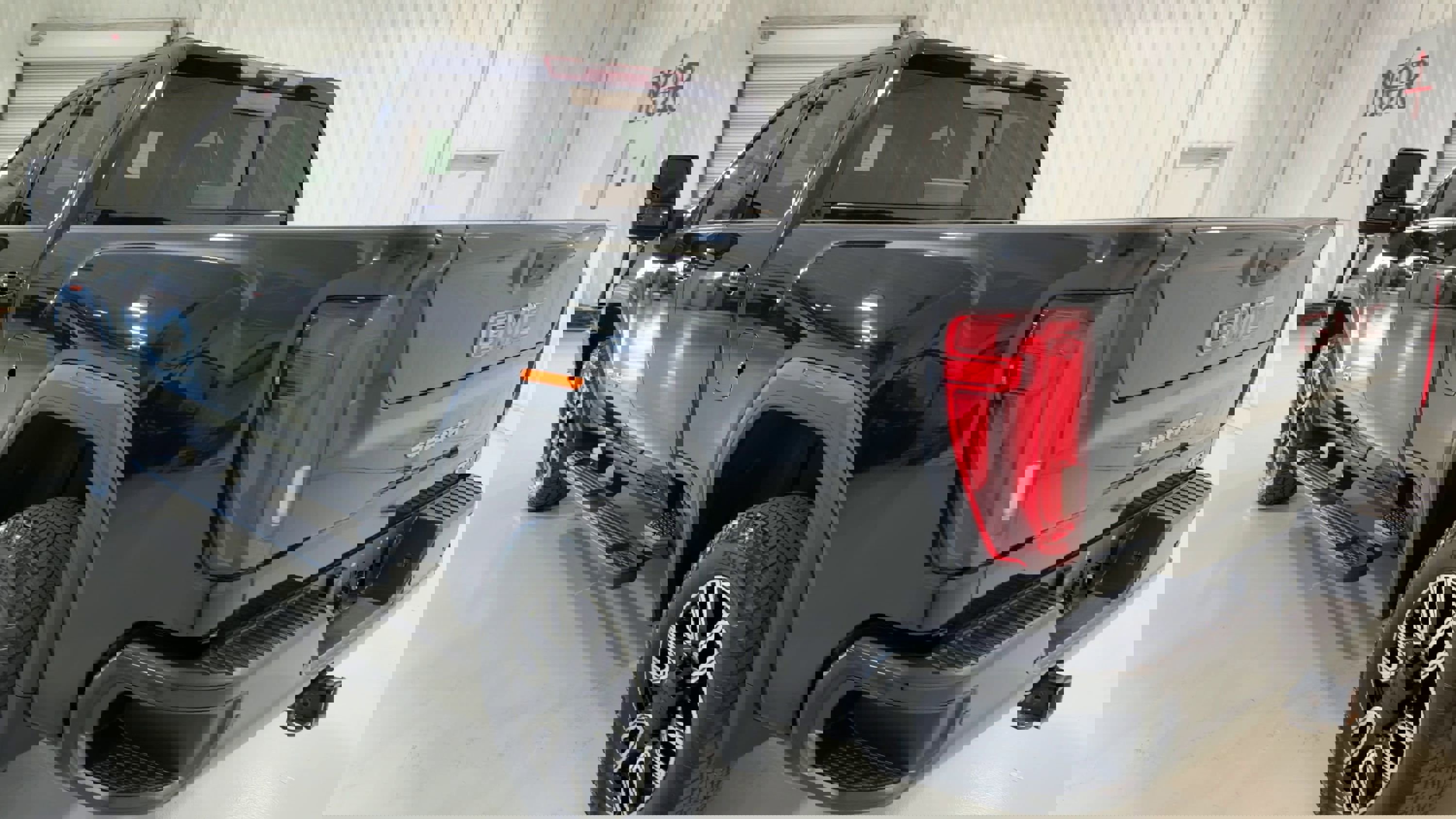 Used 2020 GMC Sierra 2500 AT4 w/ AT4 Premium Package image 8