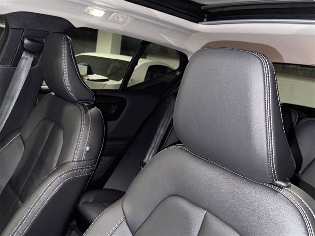 New 2025 Volvo XC40 B5 Core w/ Protection Package Premier image 21