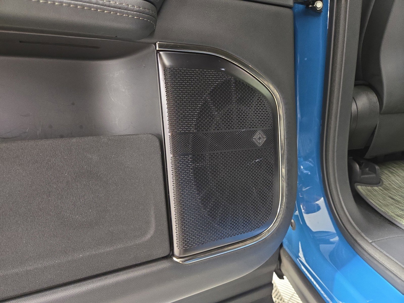 Used 2024 Rivian R1S Adventure image 35