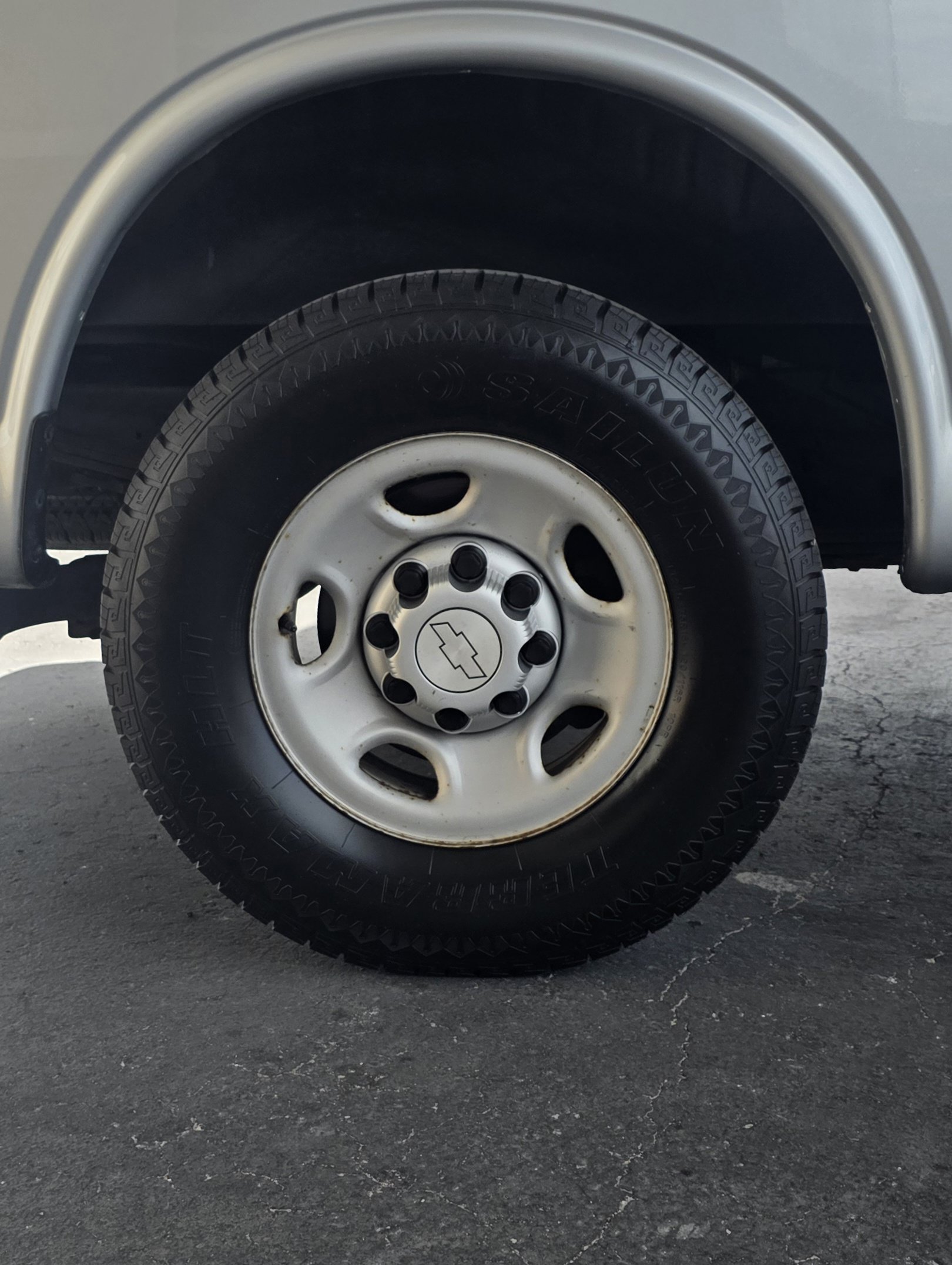 Used 2017 Chevrolet Express 2500 LS RWD image 27