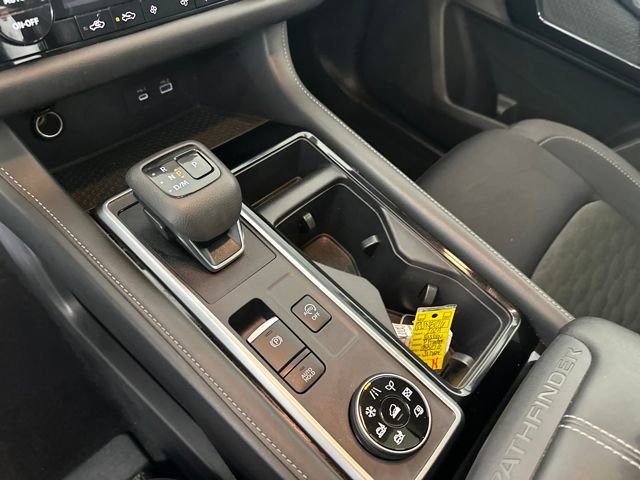 Used 2024 Nissan Pathfinder SV image 20