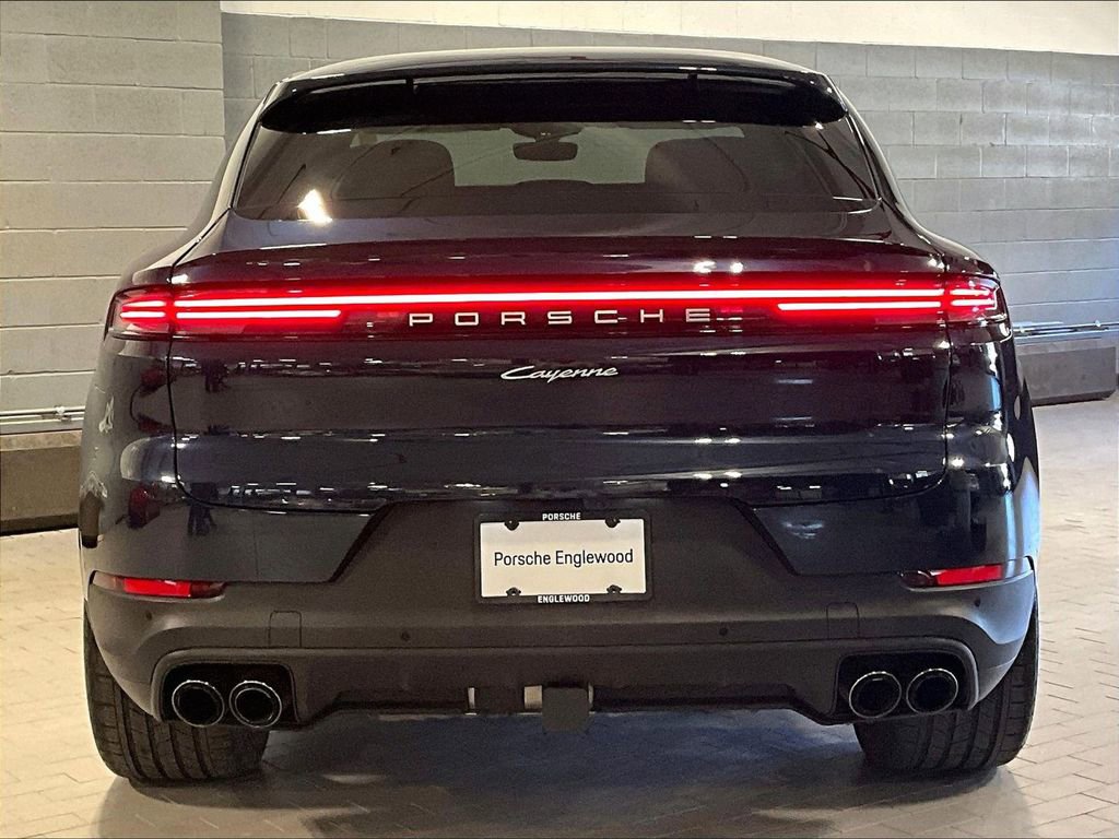Certified 2025 Porsche Cayenne Coupe AWD/4WD image 9