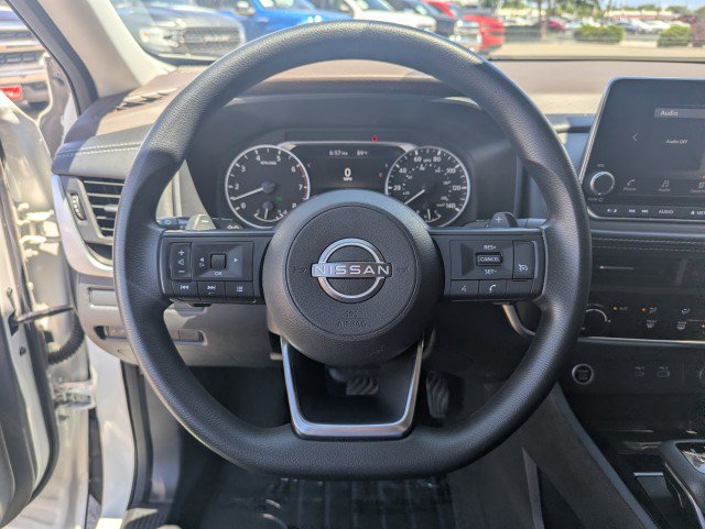 Used 2023 Nissan Rogue S AWD/4WD image 13