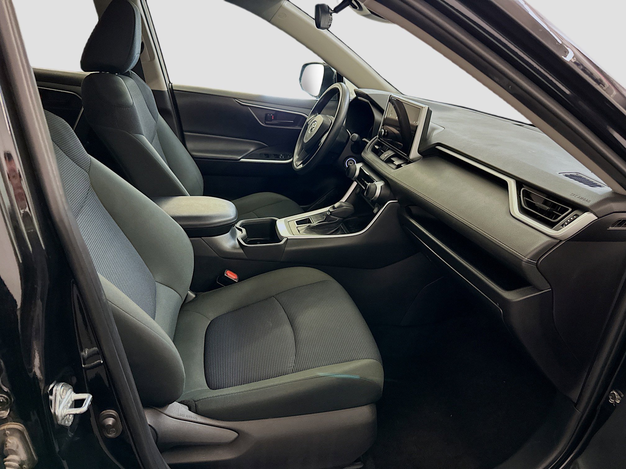 Used 2024 Toyota RAV4 LE image 32