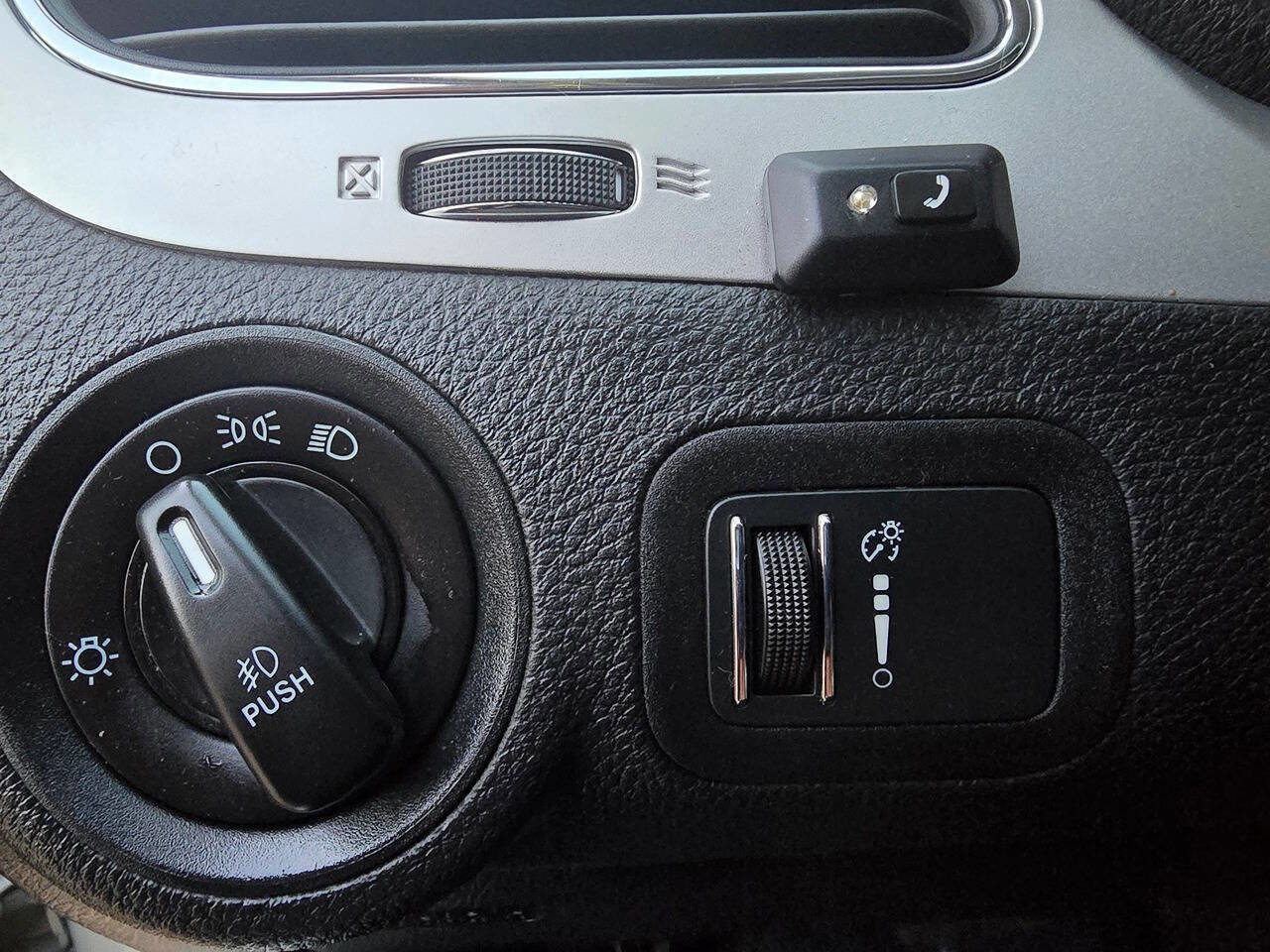 Used 2016 Dodge Journey SXT image 31