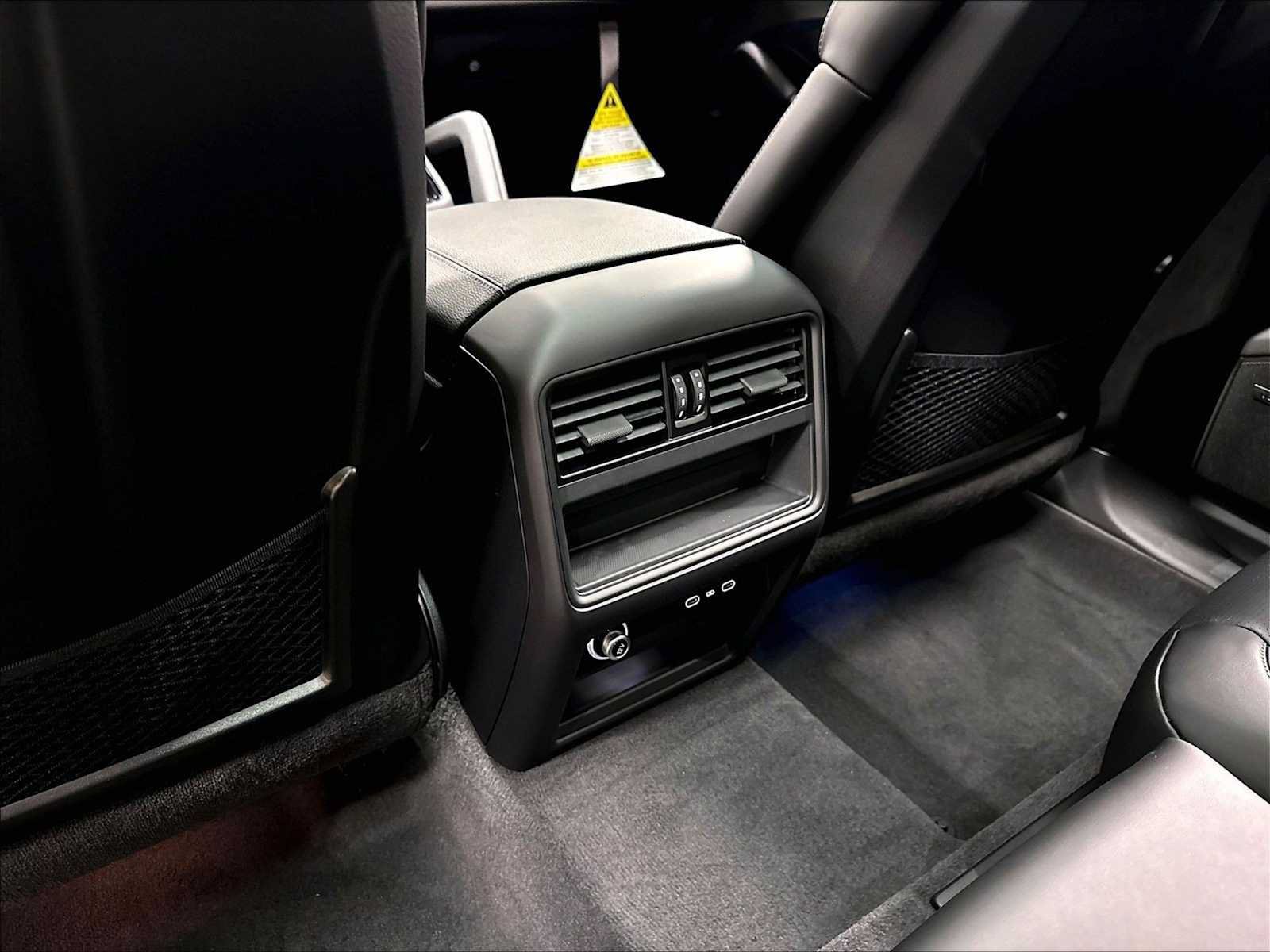 New 2026 Porsche Cayenne Coupe AWD/4WD image 24