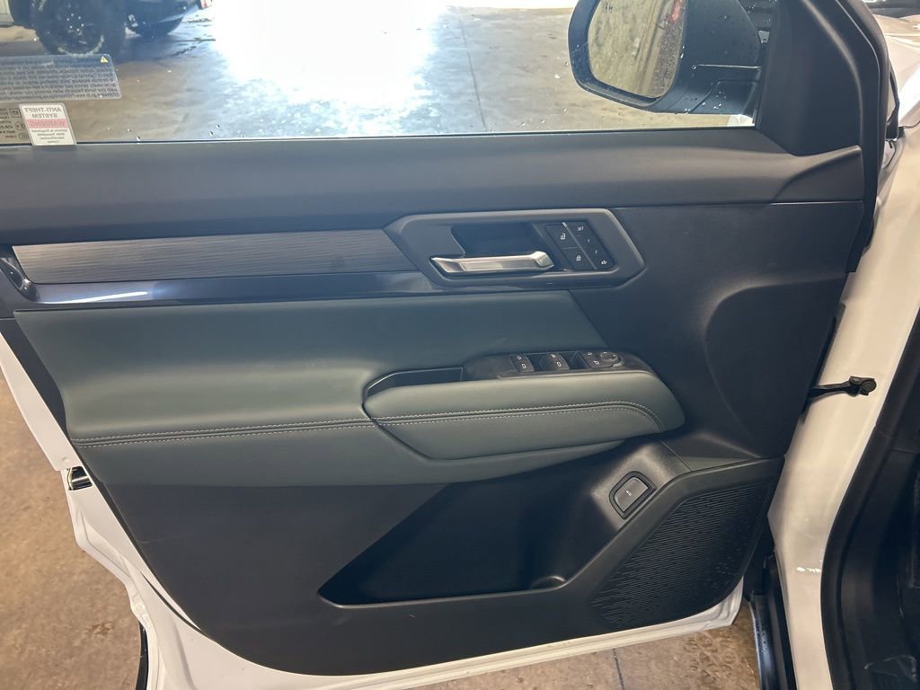 New 2026 GMC Terrain AT4 w/ Convenience Package III AWD/4WD image 9