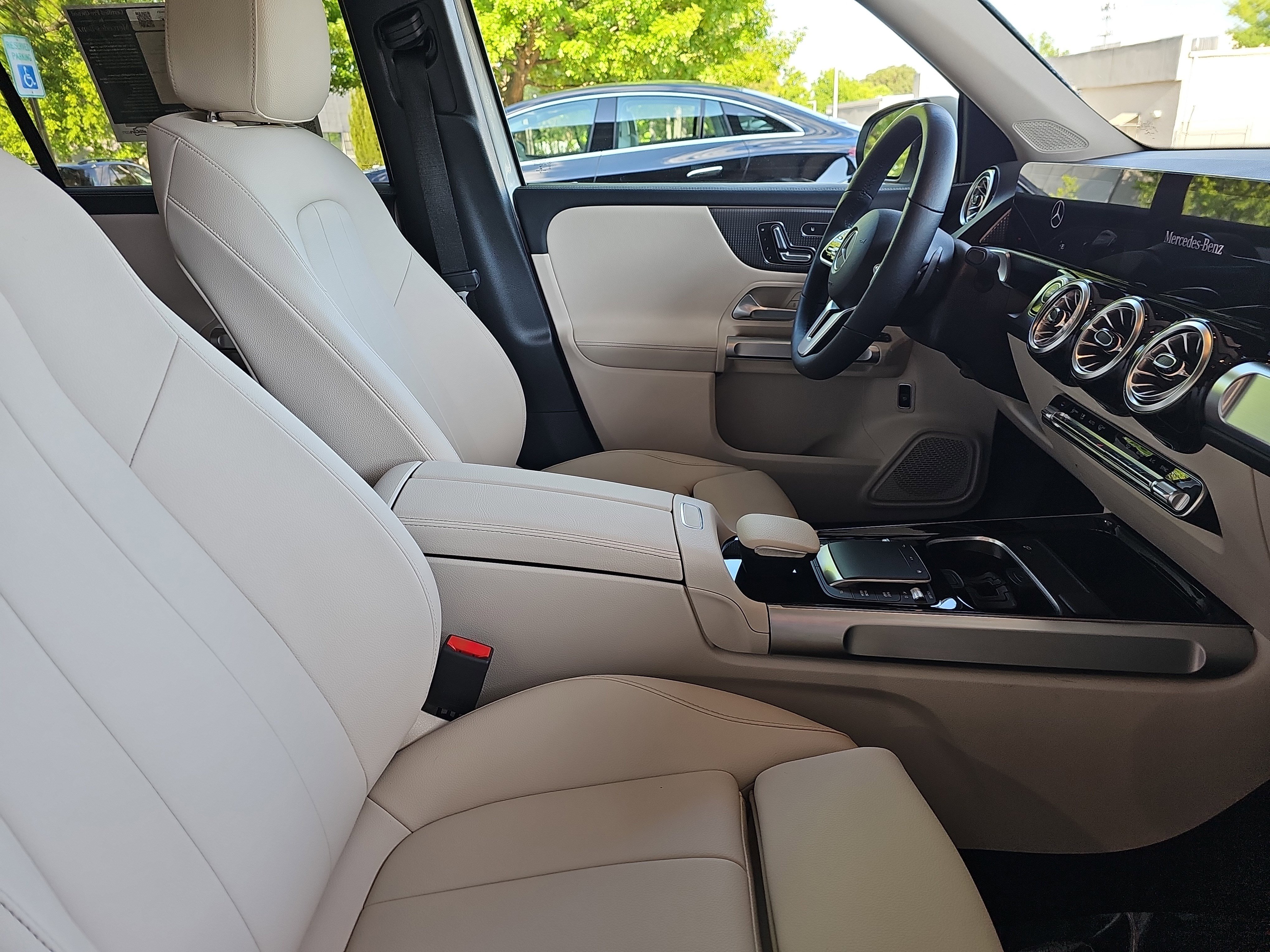 Used 2022 Mercedes-Benz GLB 250 image 11