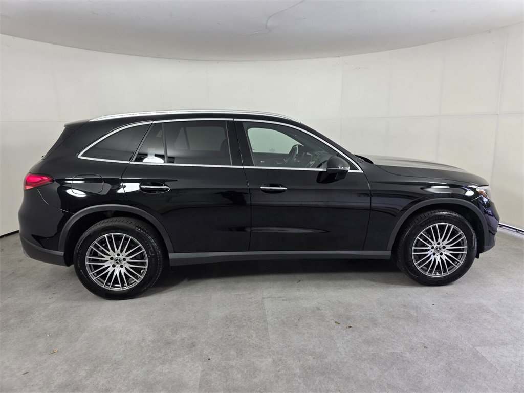 Certified 2025 Mercedes-Benz GLC 300 GLC 300 image 3