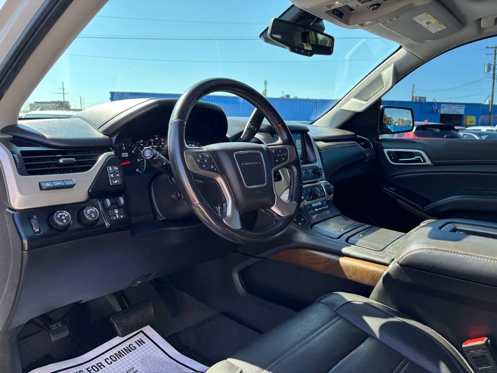 Used 2020 GMC Yukon XL Denali w/ Denali Ultimate Package AWD/4WD image 11