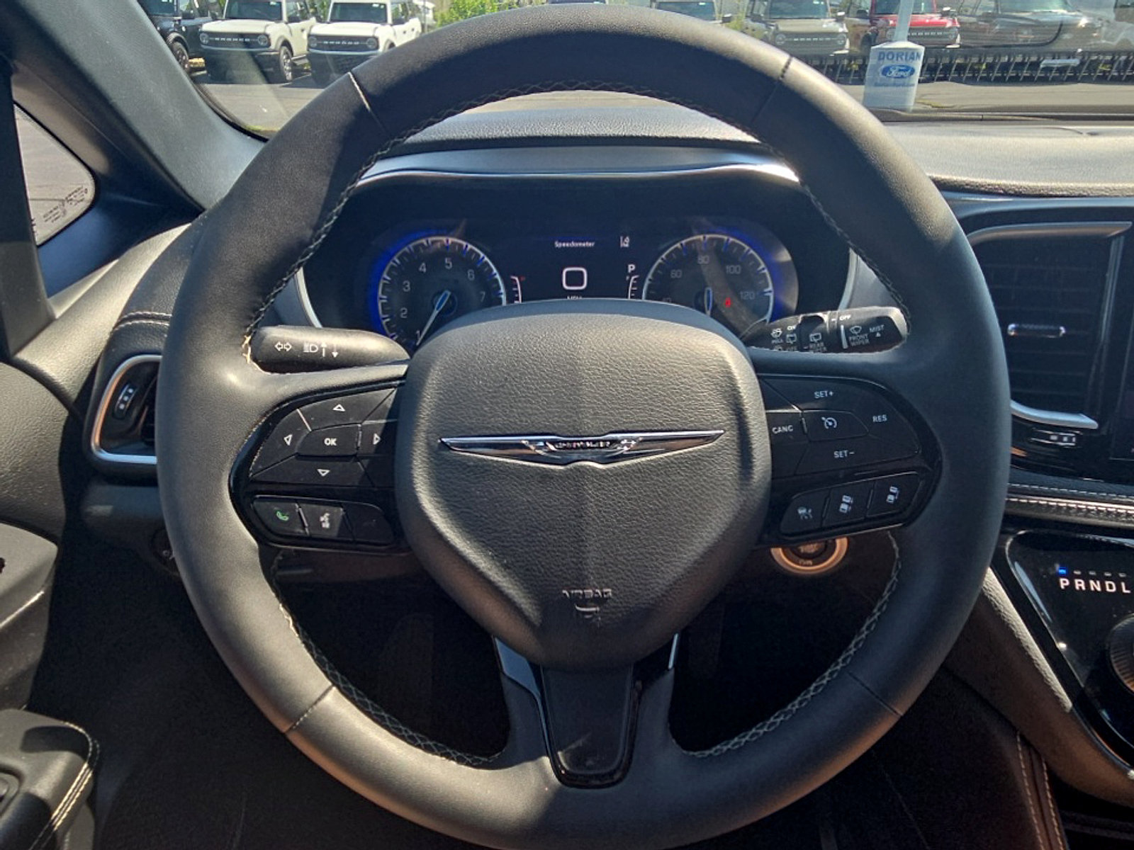 Used 2025 Chrysler Pacifica Limited FWD image 12