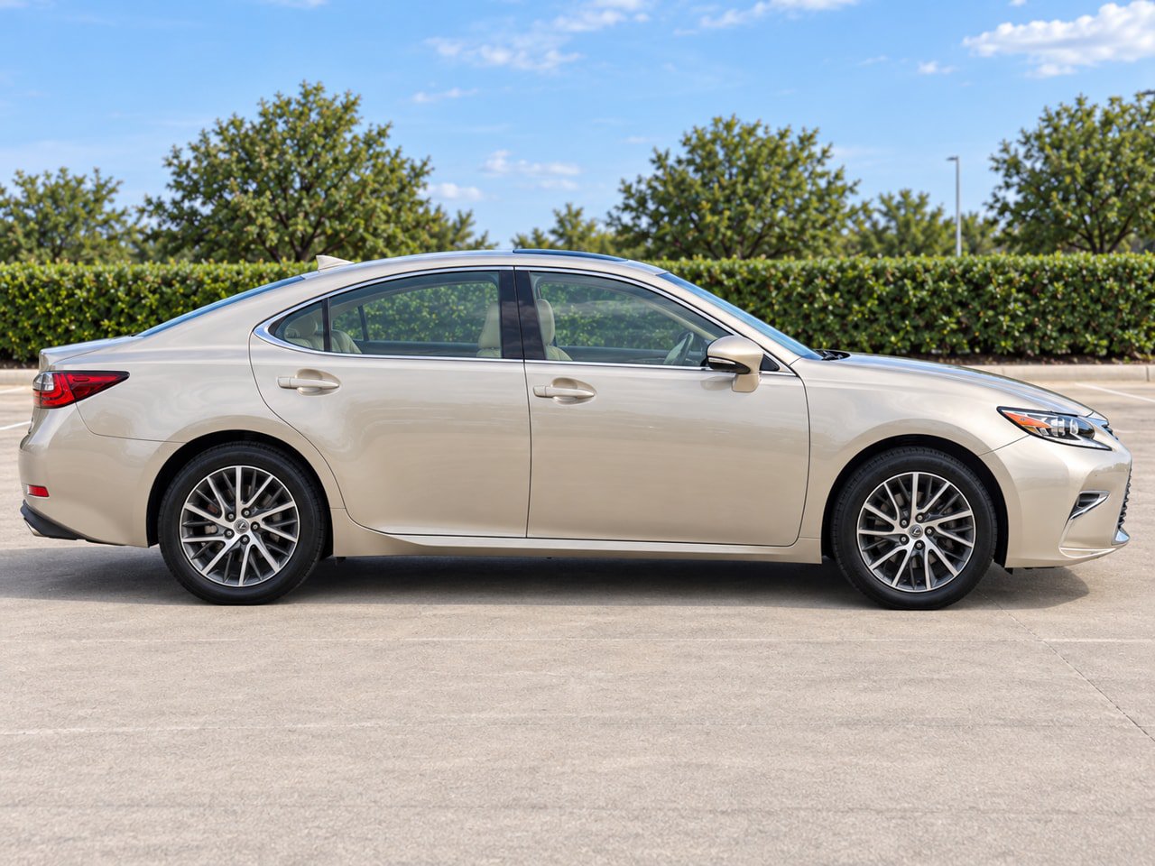 Used 2017 Lexus ES 350 FWD image 5