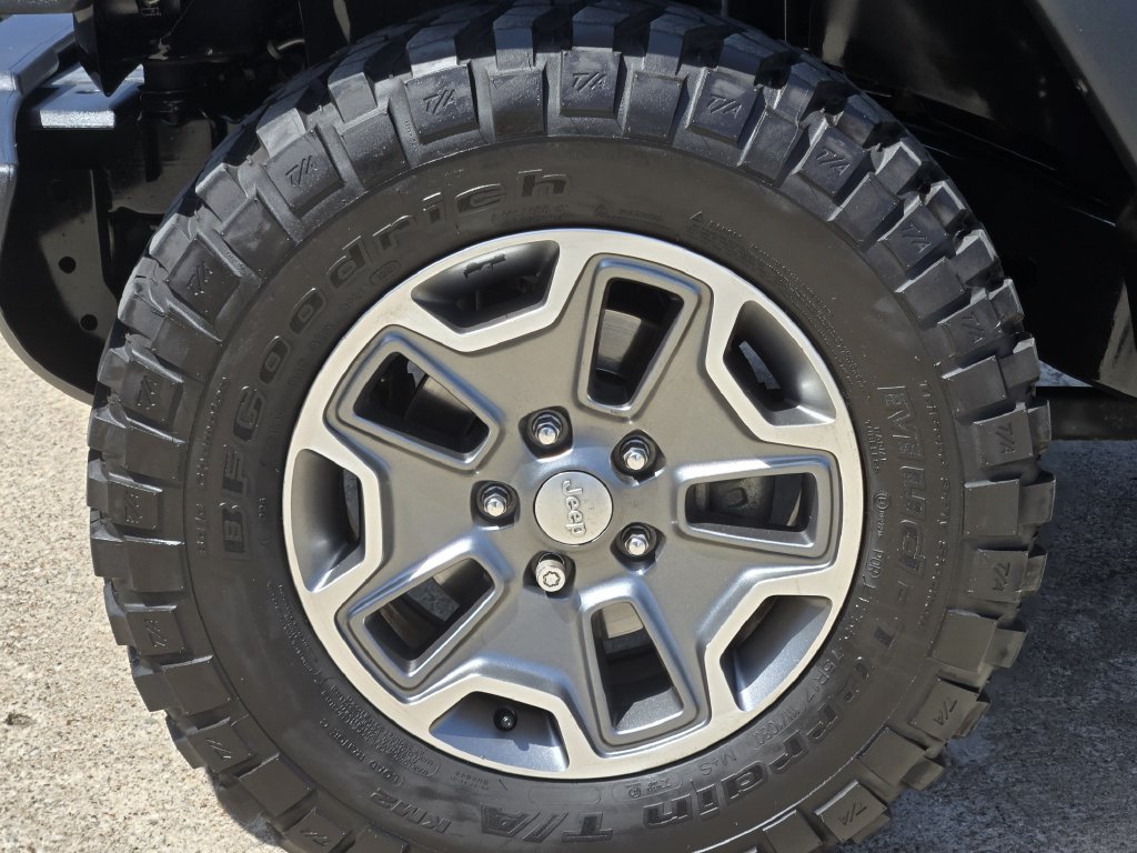 Used 2013 Jeep Wrangler Rubicon w/ PWR Convenience Group AWD/4WD image 17