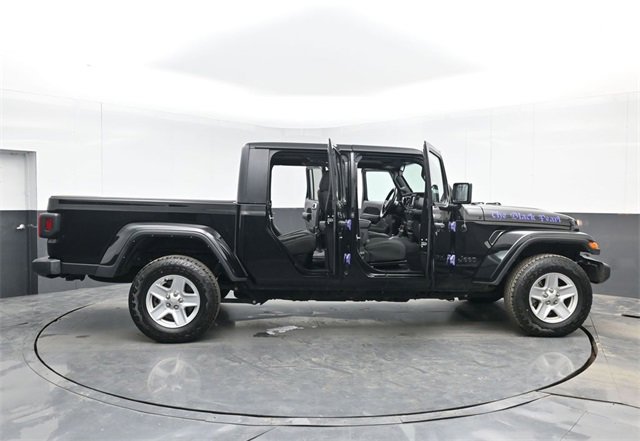 Used 2022 Jeep Gladiator Sport image 48