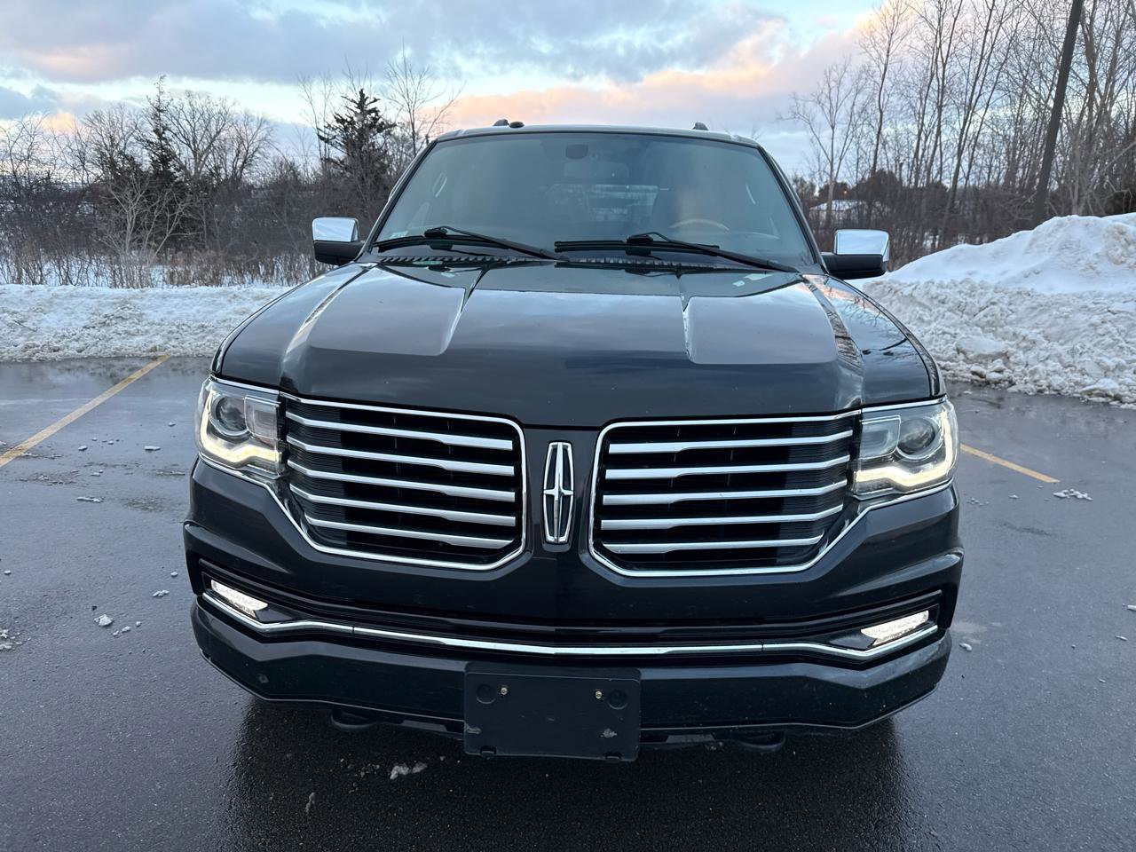 Used 2015 Lincoln Navigator 4WD 4dr image 2