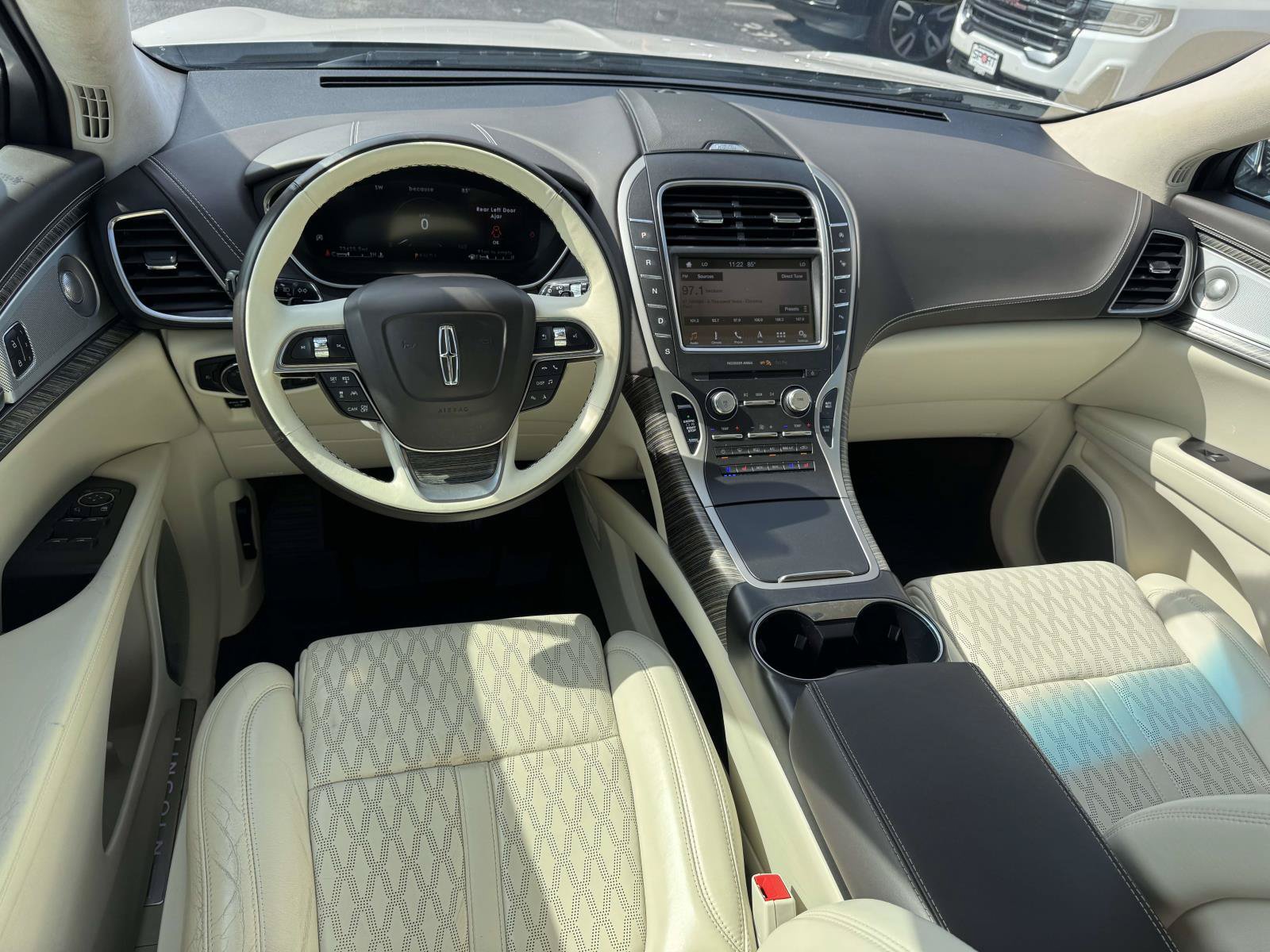 Used 2019 Lincoln Nautilus Black Label AWD/4WD image 2