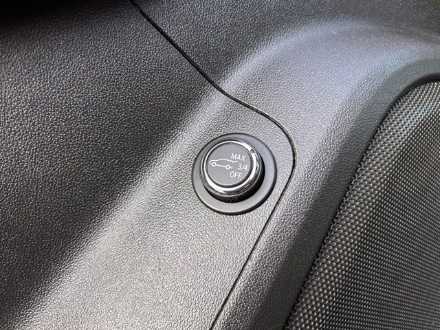 Used 2019 GMC Acadia SLT w/ LPO, Floor Liner Package image 30