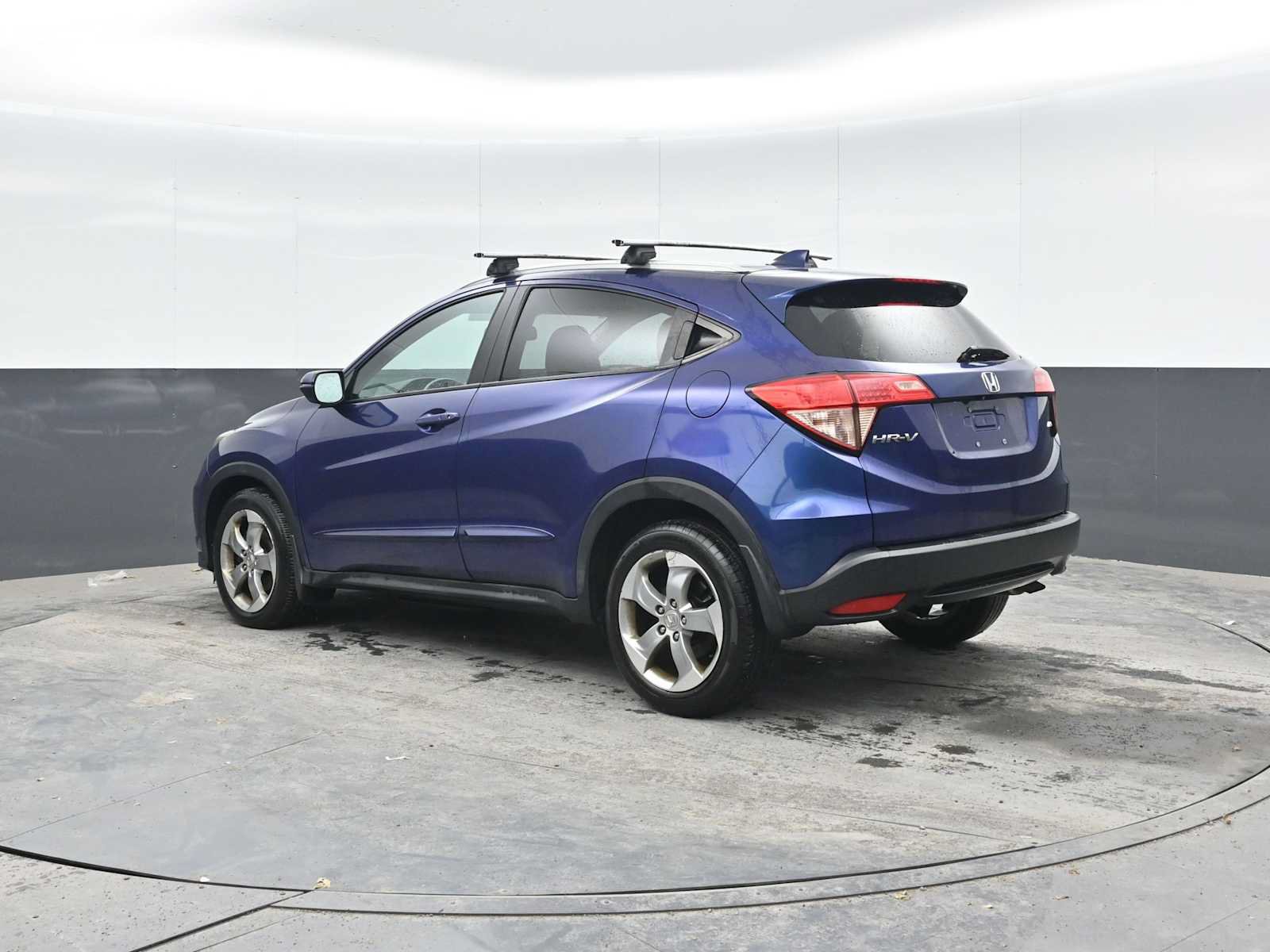 Used 2017 Honda HR-V EX-L image 2