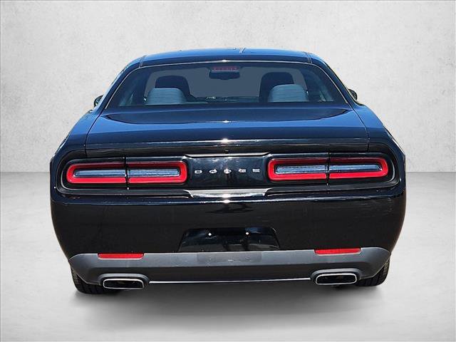 Used 2016 Dodge Challenger SXT RWD image 7