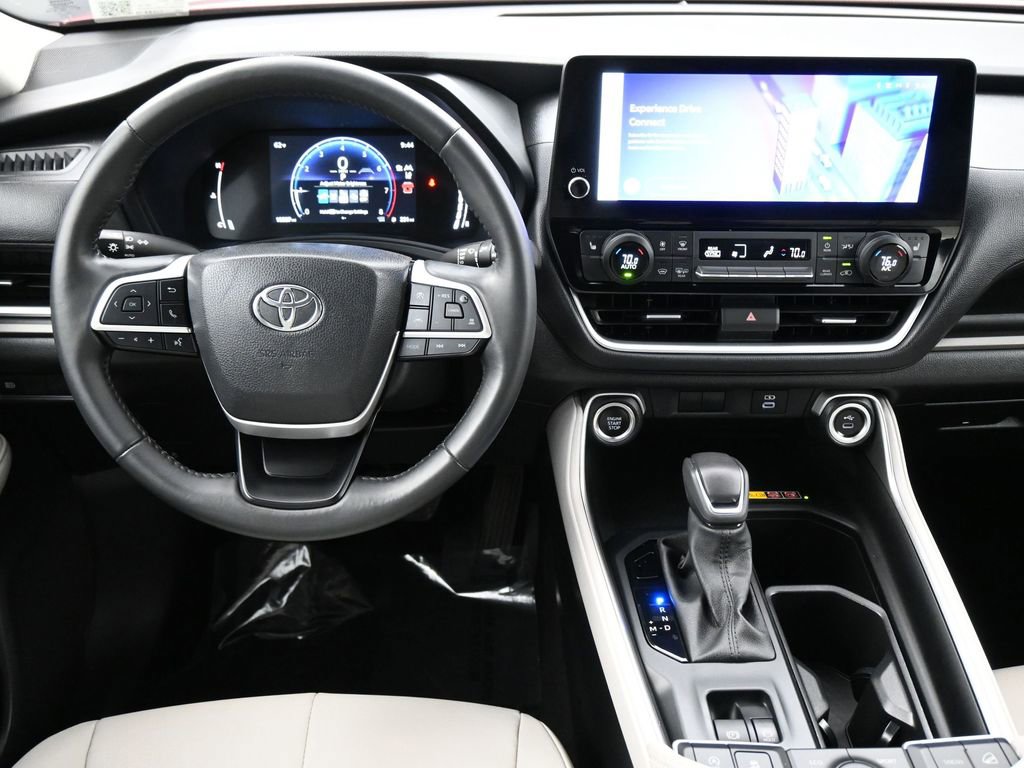 Used 2024 Toyota Grand Highlander XLE image 5