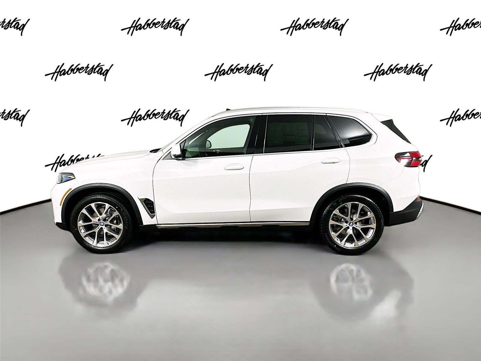New 2026 BMW X5 xDrive40i w/ Parking Assistance Package image 8