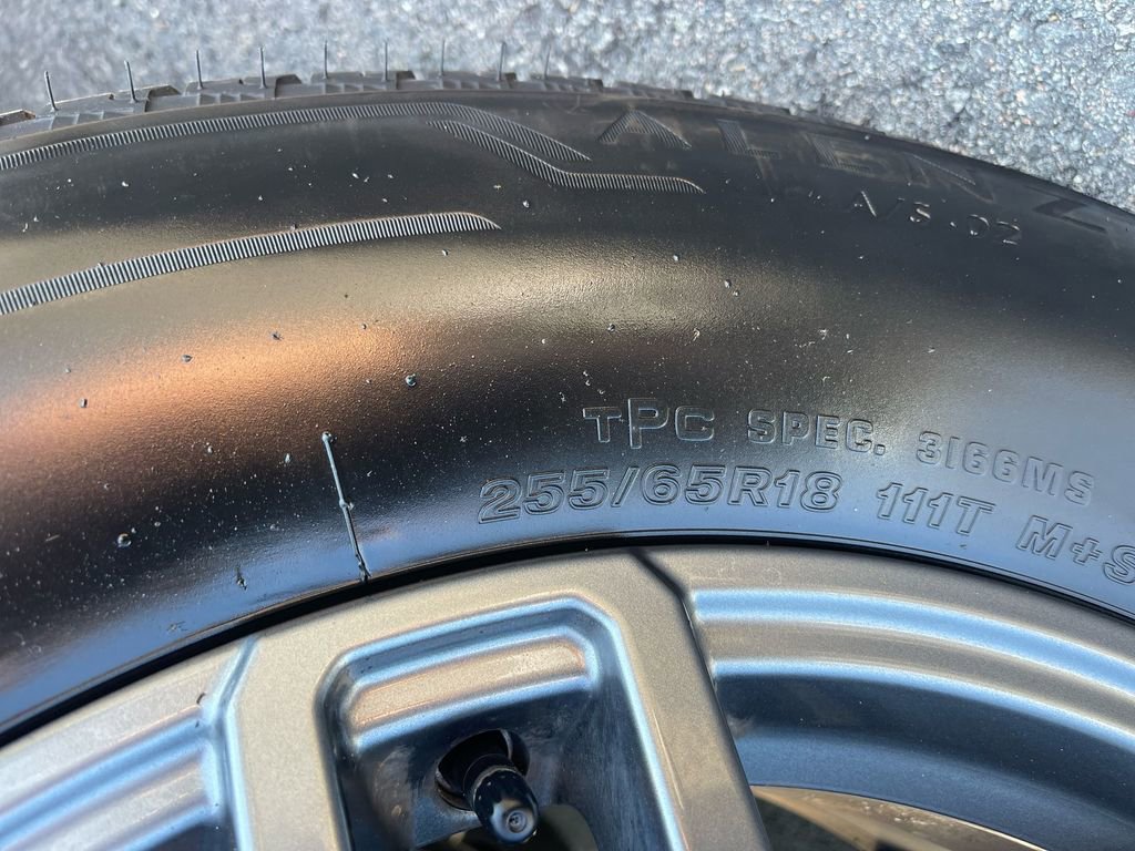 Used 2025 GMC Acadia Elevation FWD image 35