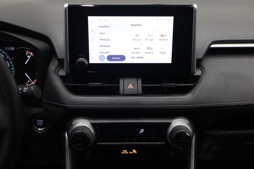 Used 2023 Toyota RAV4 XLE AWD/4WD image 32