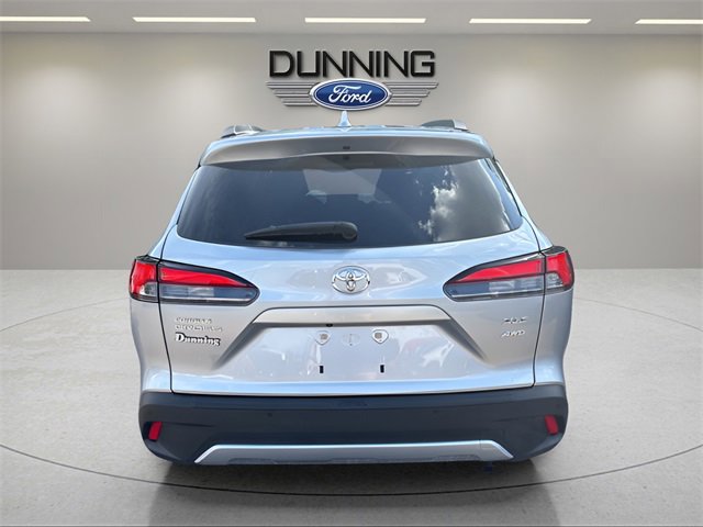 Used 2022 Toyota Corolla Cross XLE image 3