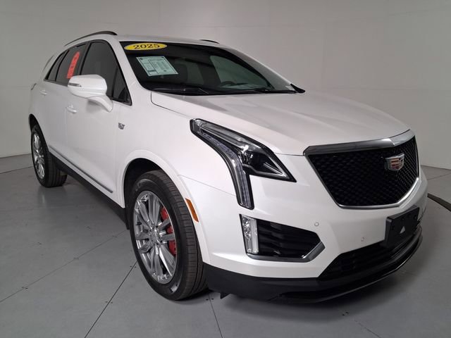 Used 2025 Cadillac XT5 Sportv AWD/4WD image 2