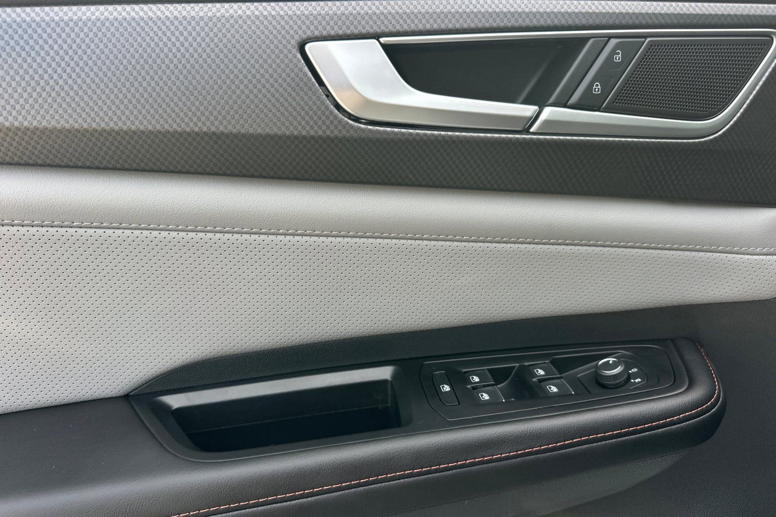 New 2026 Volkswagen Atlas Peak Edition AWD/4WD image 9