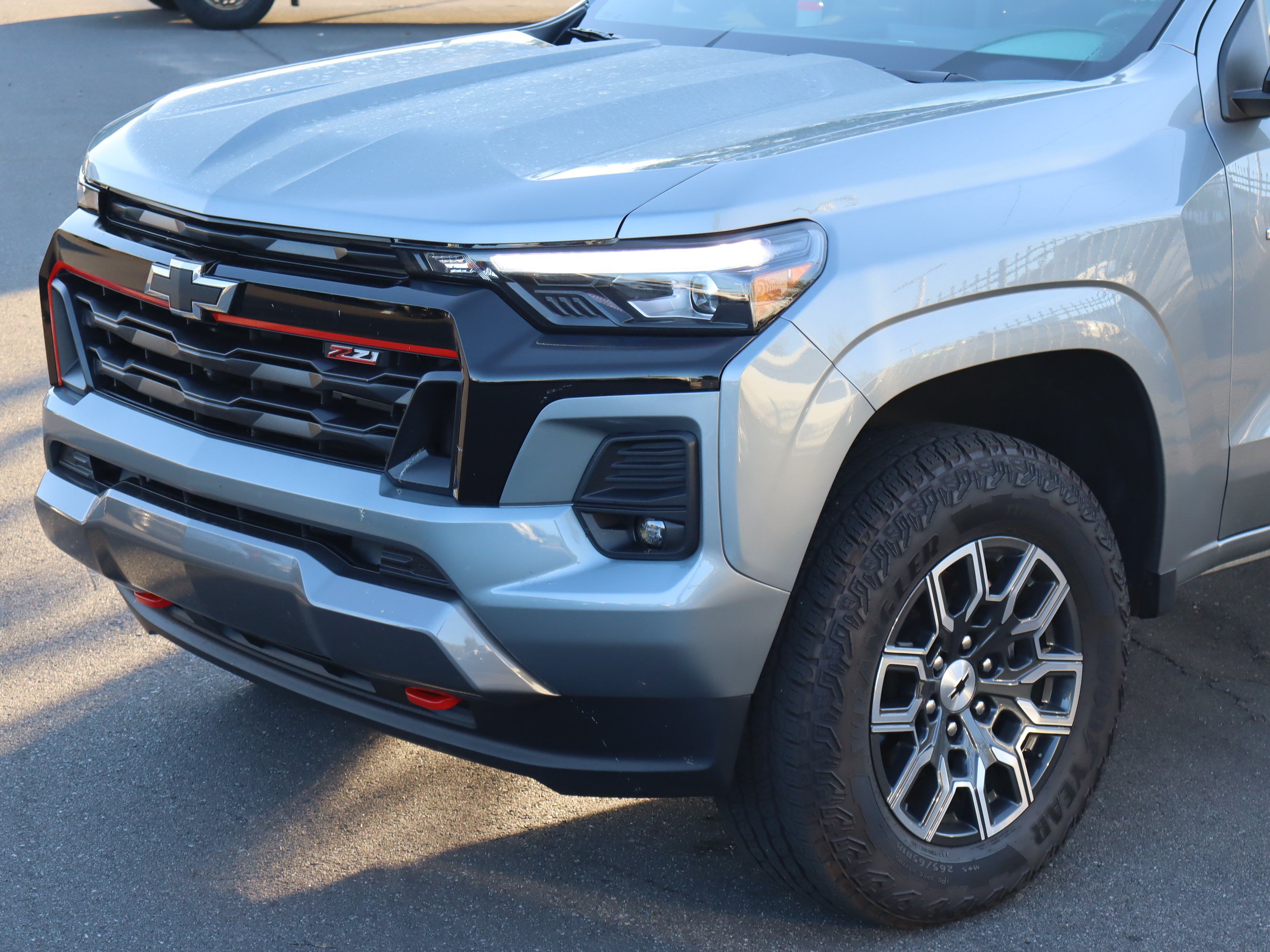 Used 2024 Chevrolet Colorado Z71 w/ Z71 Convenience Package 2 AWD/4WD image 6