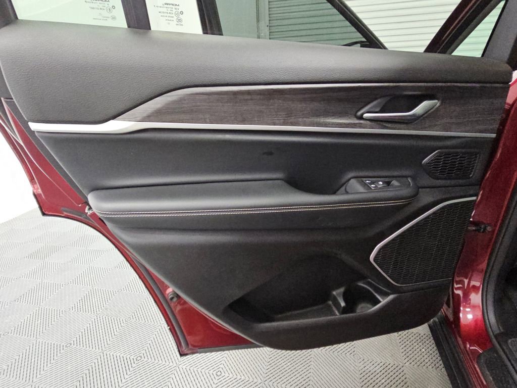 Used 2021 Jeep Grand Cherokee L Limited image 37