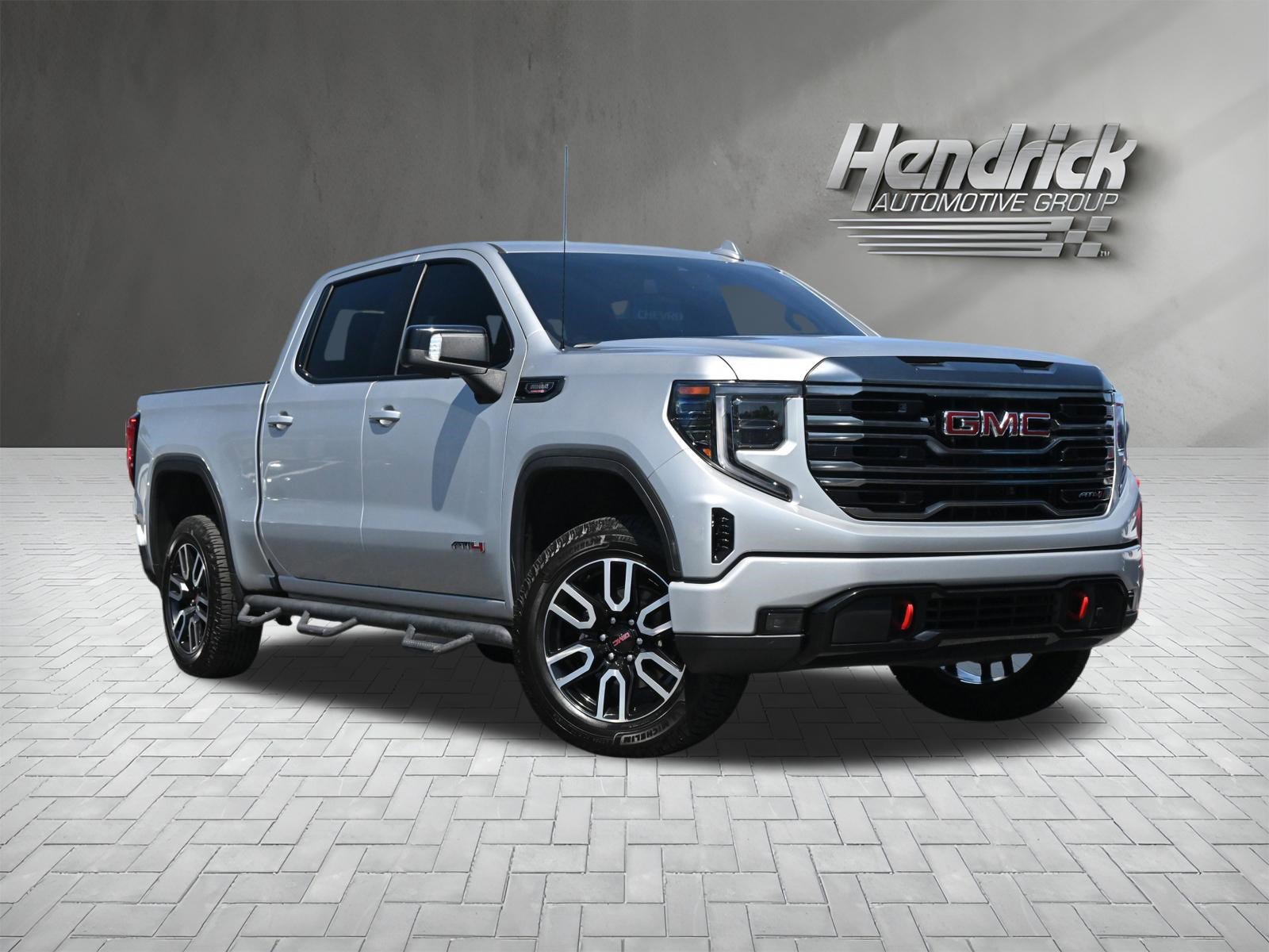 Used 2022 GMC Sierra 1500 AT4 w/ AT4 Preferred Package AWD/4WD image 2