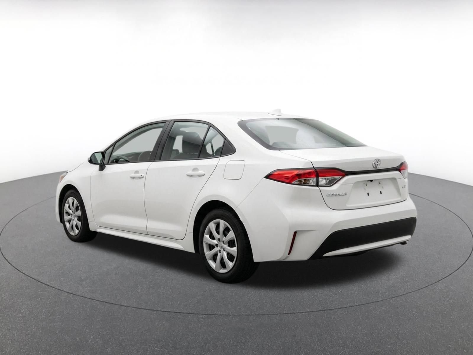 Used 2025 Toyota Corolla LE FWD image 6