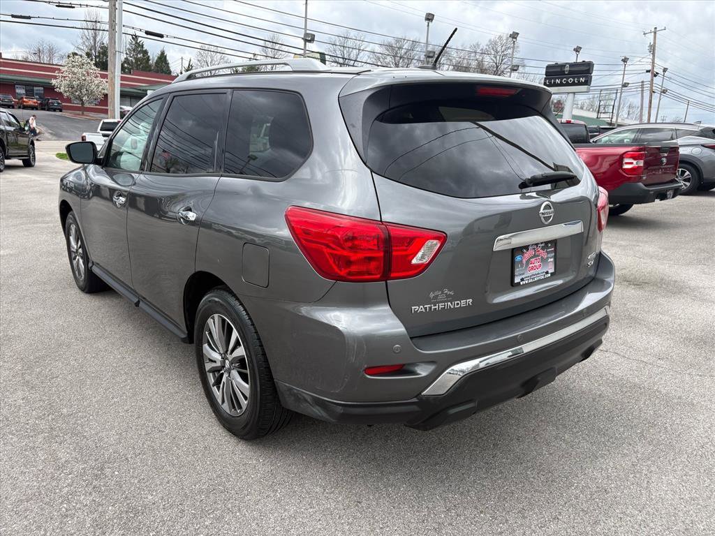 Used 2018 Nissan Pathfinder SV image 8