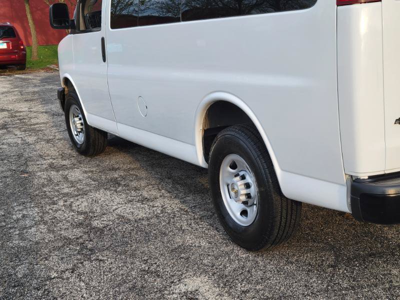 Used 2016 Chevrolet Express 2500 LS RWD image 11