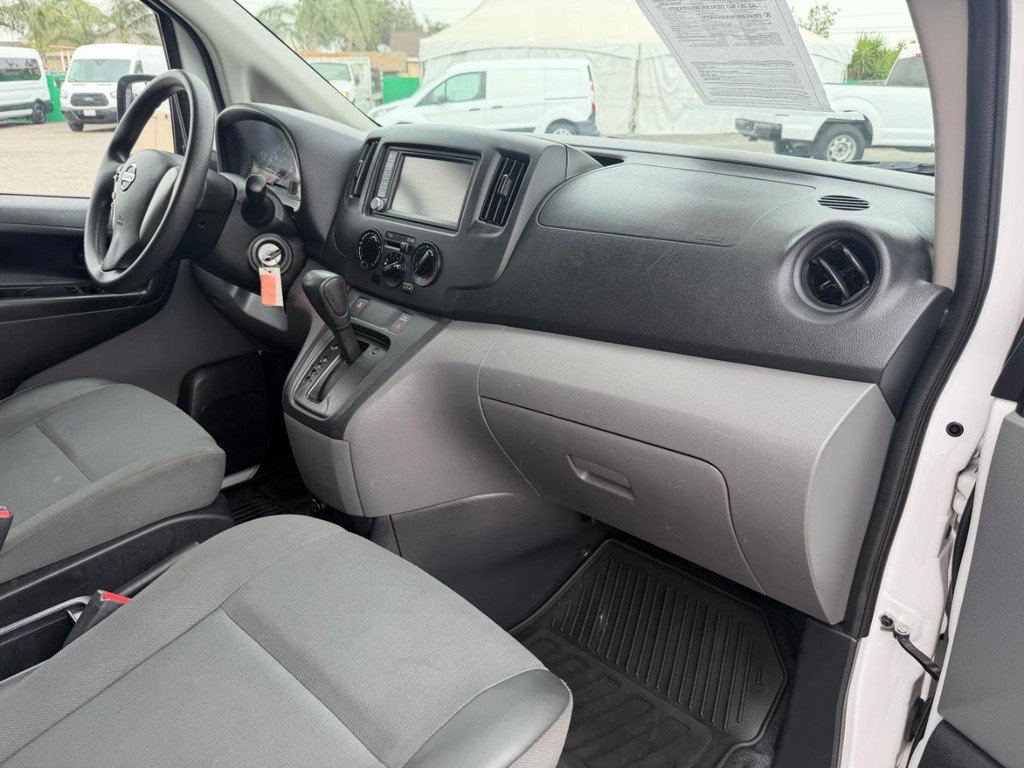 Used 2020 Nissan NV200 S FWD image 26