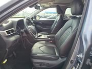 Used 2024 Toyota Highlander XLE FWD image 12