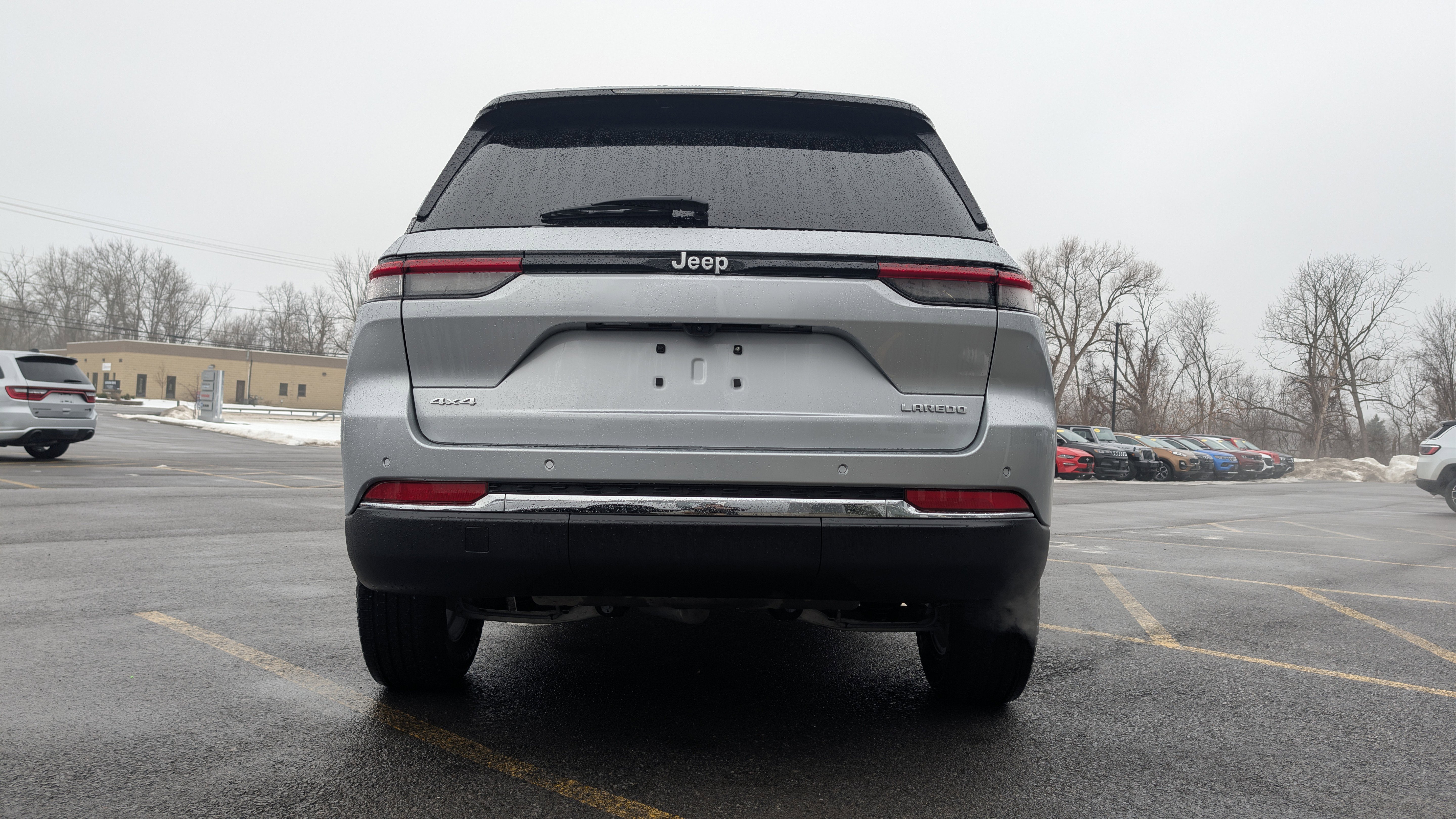 New 2025 Jeep Grand Cherokee Laredo image 6