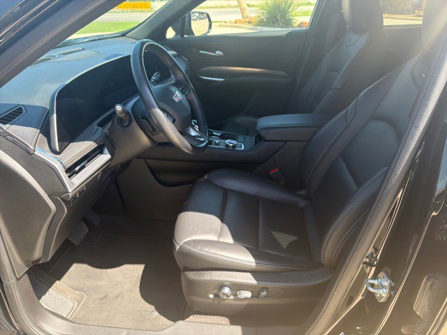 Used 2025 Cadillac XT4 Premium Luxury FWD image 5