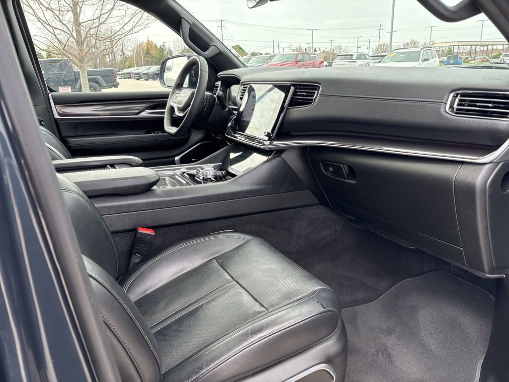 Used 2024 Jeep Wagoneer 4WD w/ Premium Group I image 13