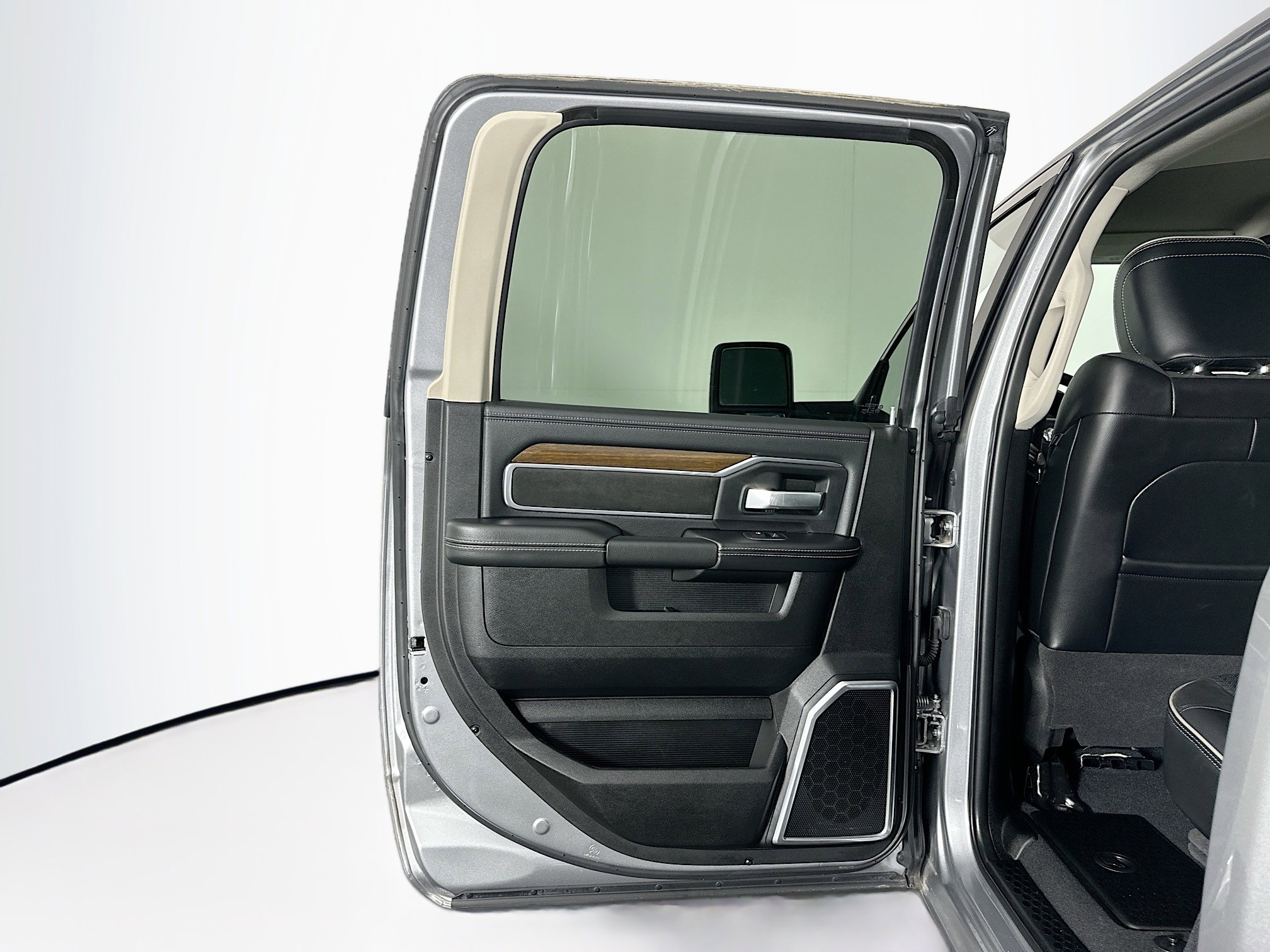 Used 2024 RAM 2500 Laramie w/ Safety Group image 27