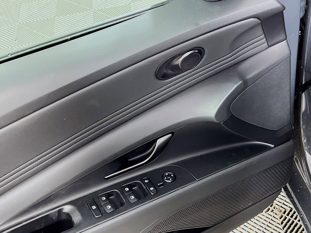 New 2025 Hyundai Elantra SEL w/ Cargo Package image 16