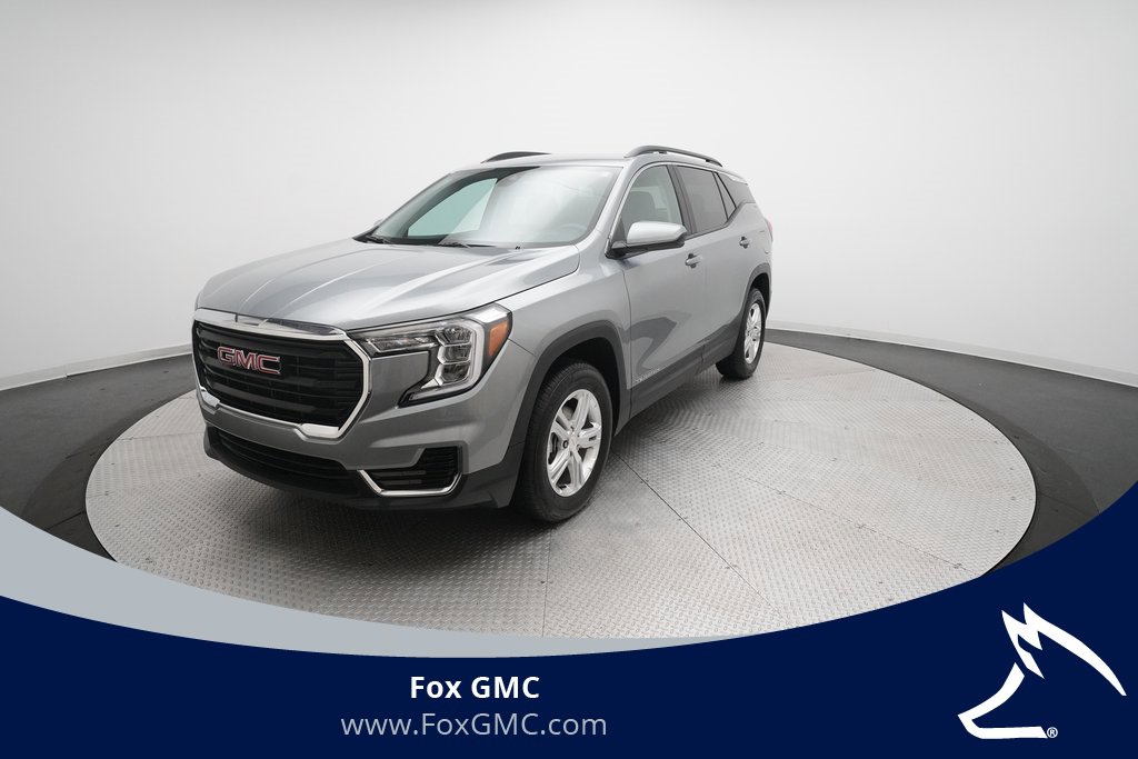 Used 2024 GMC Terrain SLE image 1