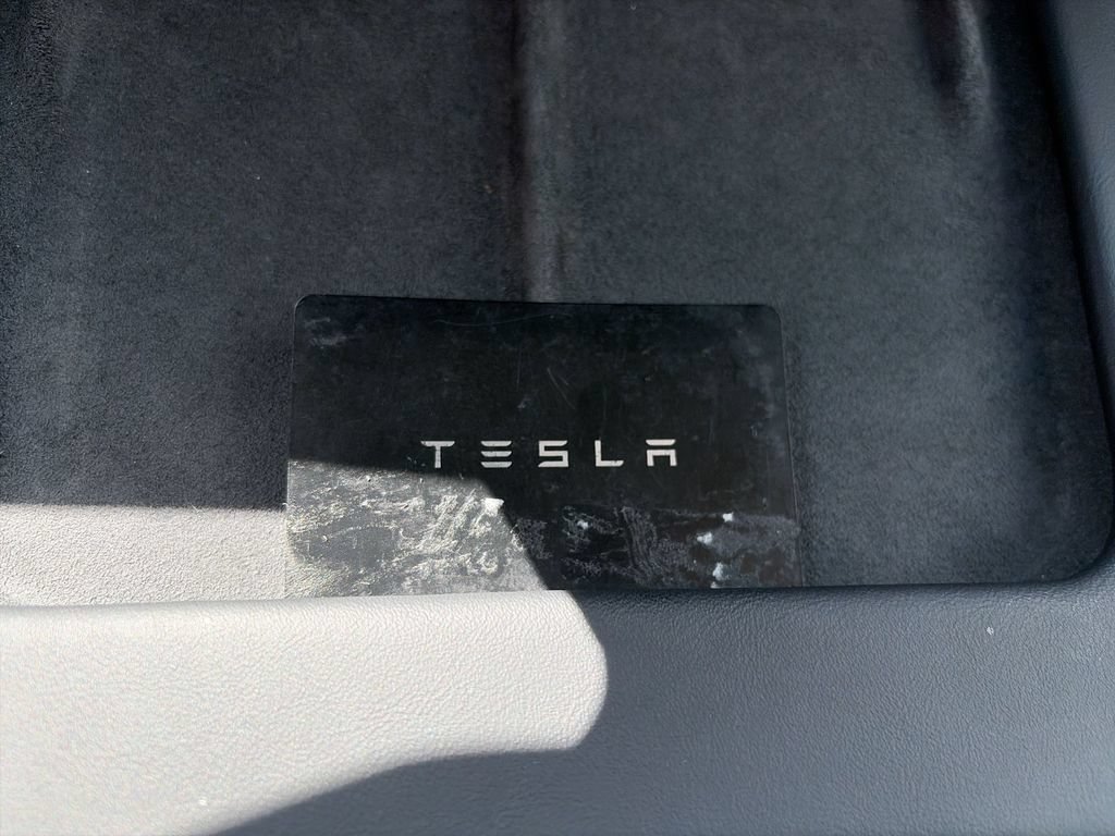 Used 2024 Tesla Model Y Long Range AWD/4WD image 23