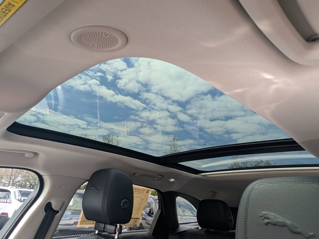 Used 2021 Jaguar F-PACE S image 7