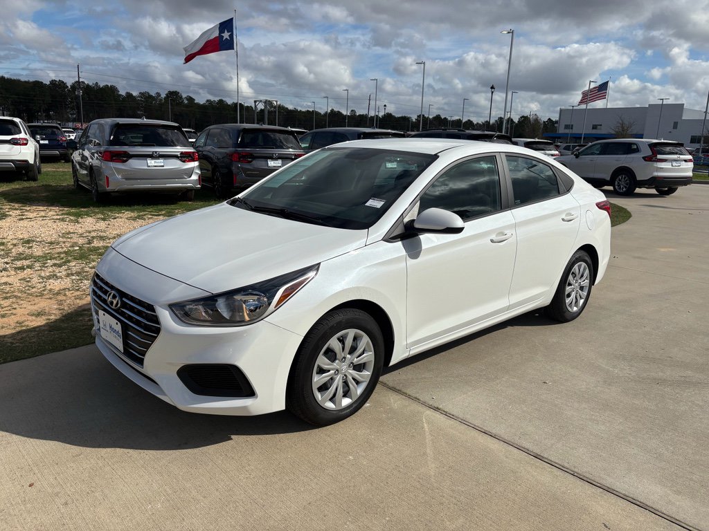 Used 2022 Hyundai Accent SE image 4